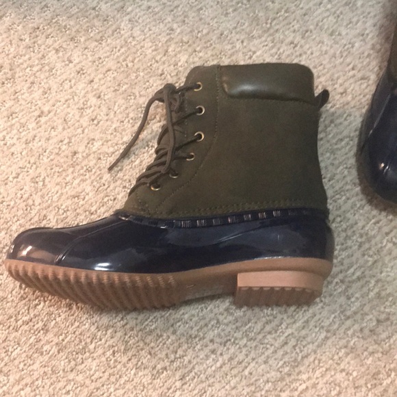 NWOT JustFab duck boots - Picture 2 of 6